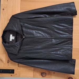 Womens Jones of New York Leather zip up jacket size Large. Dark Brown.